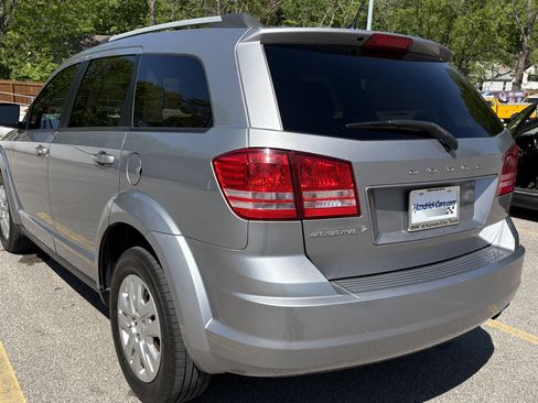 Used 2017 Dodge Journey SE image 8