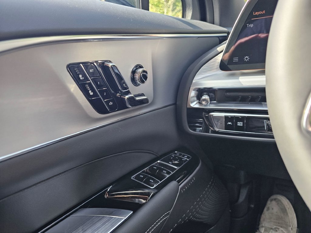 New 2027 Cadillac Lyriq Sport AWD/4WD image 33