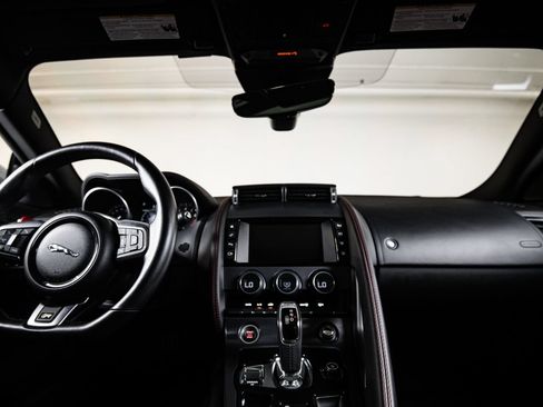 Used 2018 Jaguar F-TYPE R AWD/4WD image 24