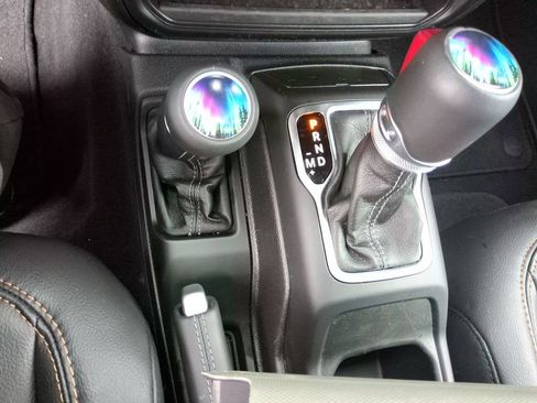 Certified 2025 Jeep Gladiator Sport AWD/4WD image 15