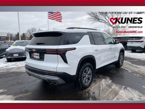 Used 2024 Chevrolet Traverse LT image 5