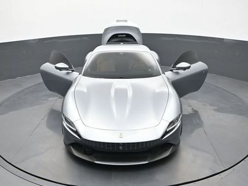 Used 2021 Ferrari Roma RWD image 25