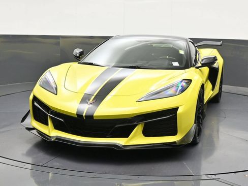 Used 2023 Chevrolet Corvette Z06 RWD image 9