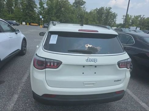 Used 2019 Jeep Compass Latitude FWD image 4