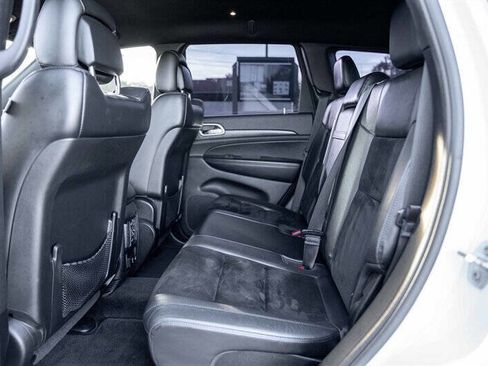 Used 2018 Jeep Grand Cherokee Altitude image 15