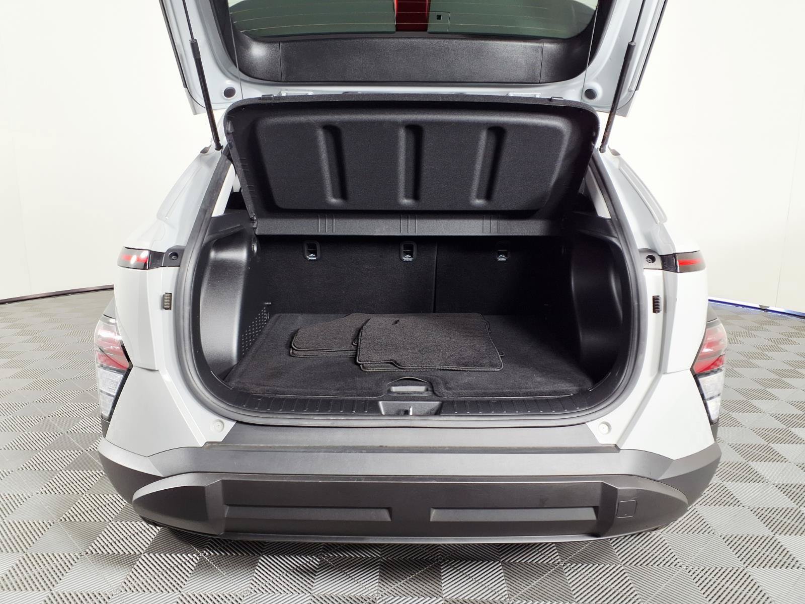 Certified 2024 Hyundai Kona SEL FWD image 8