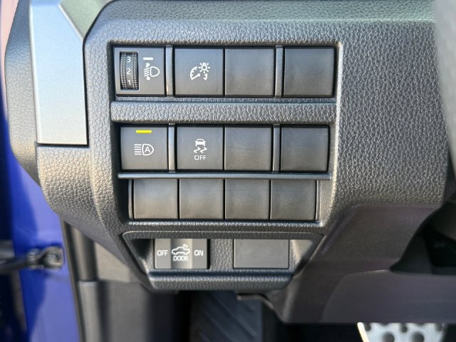 Used 2025 Toyota Tacoma TRD Sport AWD/4WD image 21