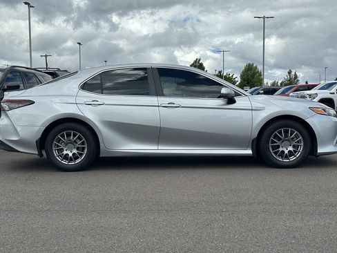 Used 2021 Toyota Camry LE FWD image 3