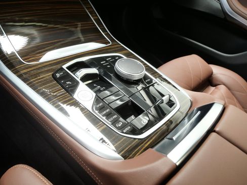 Used 2026 BMW X7 xDrive40i AWD/4WD image 23