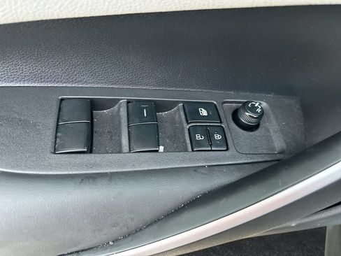 Used 2024 Toyota Corolla SE FWD image 12