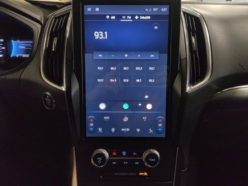 Used 2024 Ford Edge Titanium image 25