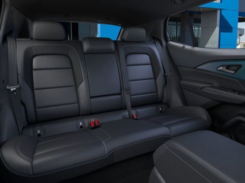 New 2026 Chevrolet Equinox EV LT image 17