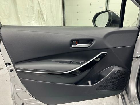 Used 2025 Toyota Corolla XLE image 8