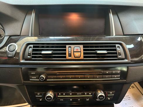 Used 2016 BMW 528i xDrive Sedan AWD/4WD image 18
