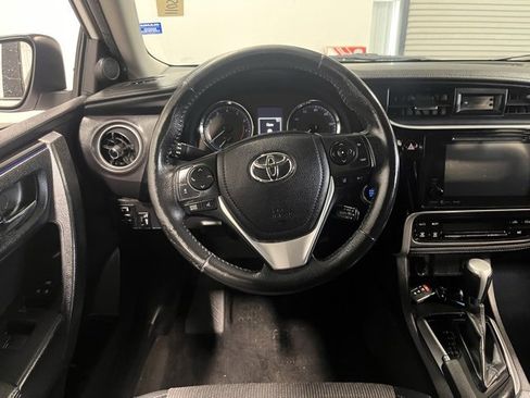 Used 2017 Toyota Corolla SE image 21