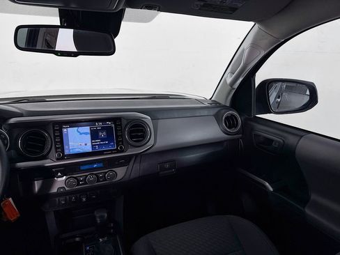 Used 2022 Toyota Tacoma SR5 image 40