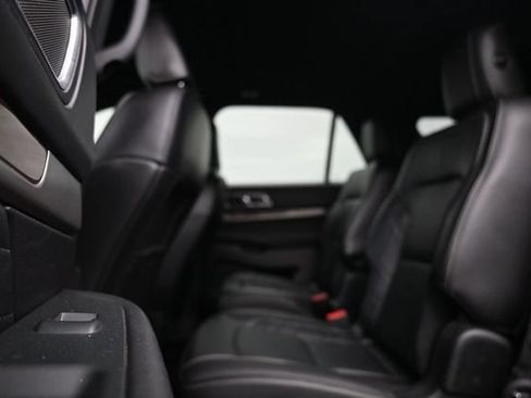 Used 2018 Ford Explorer Platinum AWD/4WD image 22