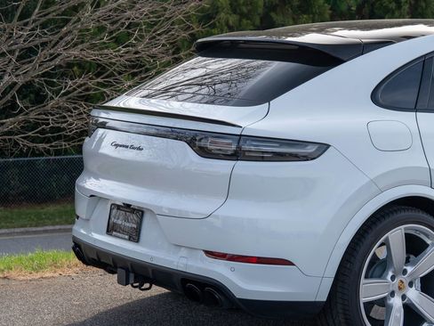 Certified 2023 Porsche Cayenne Turbo image 13