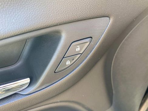 Used 2019 Chevrolet Equinox LT w/ LPO, Cargo Package FWD image 14