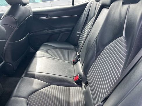 Used 2021 Toyota Camry SE image 31
