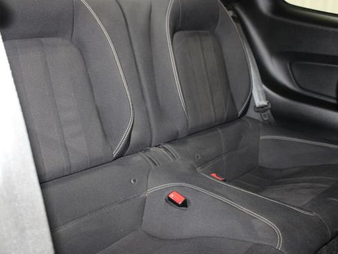 Used 2018 Ford Mustang Coupe RWD image 30
