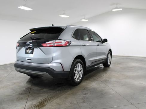 Used 2022 Ford Edge SEL w/ Convenience Package image 9