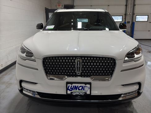 Used 2023 Lincoln Aviator Reserve w/ Equipment Group 201A image 8