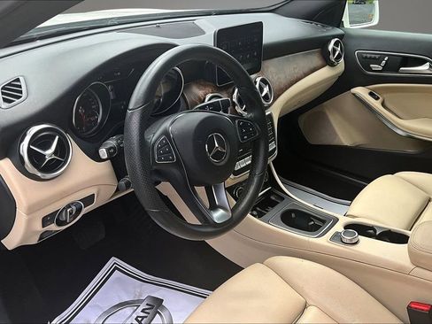 Used 2018 Mercedes-Benz GLA 250 4MATIC image 18