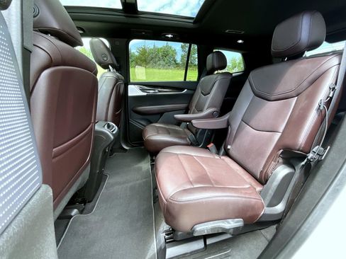 Used 2021 Cadillac XT6 Premium Luxury image 19