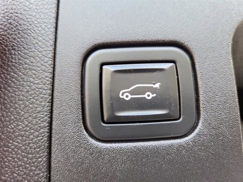 Used 2020 Cadillac XT4 Premium Luxury image 33