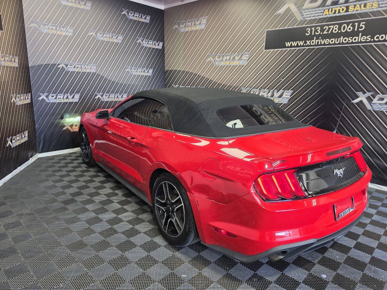 Used 2020 Ford Mustang Premium RWD image 12