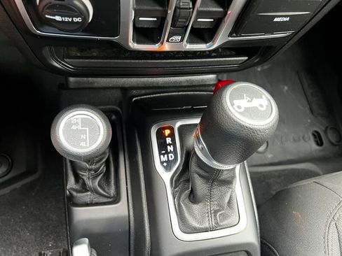 Used 2020 Jeep Wrangler Unlimited Sport AWD/4WD image 30