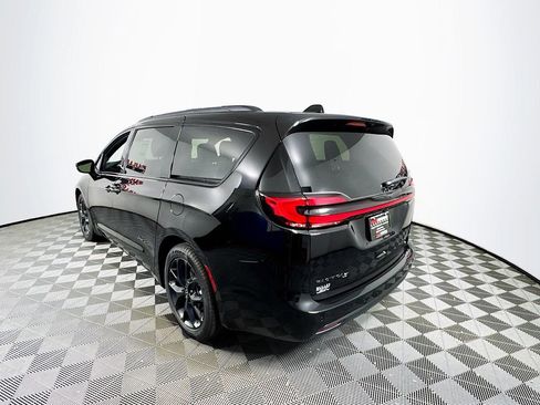 New 2026 Chrysler Pacifica Limited w/ S Appearance Package FWD image 5