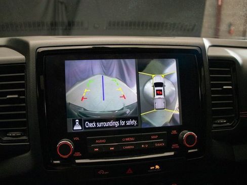 Used 2023 Nissan Frontier PRO-4X image 33