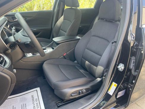 Used 2024 Chevrolet Malibu LT image 17