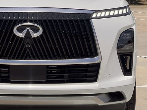New 2027 INFINITI QX80 Luxe RWD image 8