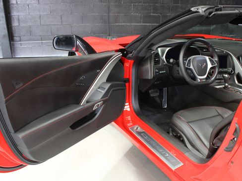 Used 2016 Chevrolet Corvette Z06 w/ 3LZ Preferred Equipment Group image 30