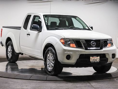 Used 2021 Nissan Frontier SV RWD image 5