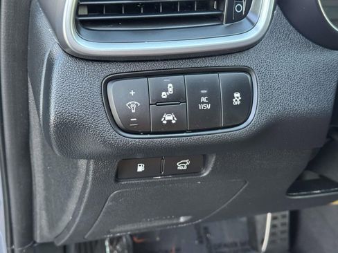 Used 2019 Kia Sorento SX image 18