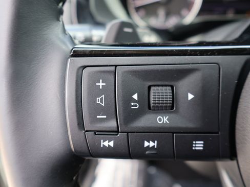 Used 2024 Nissan Pathfinder SL image 44