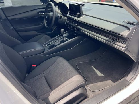 Certified 2025 Honda Accord LX image 28