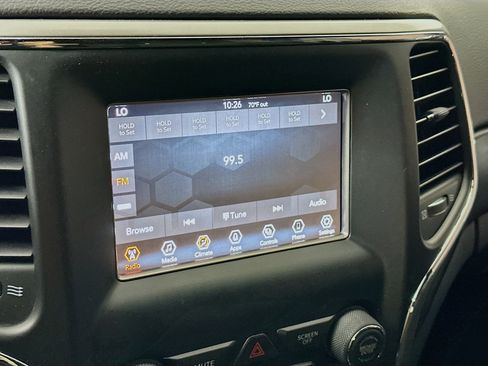 Used 2021 Jeep Grand Cherokee Laredo image 19