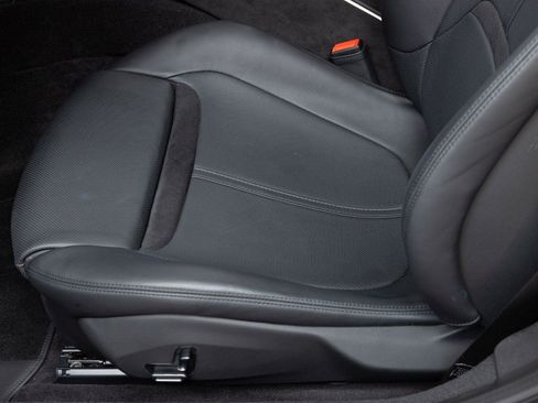 Certified 2024 Ferrari Roma Spider RWD image 32
