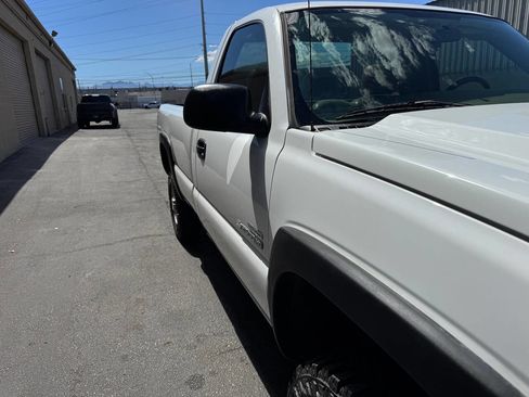 Used 2007 Chevrolet Silverado 2500 W/T w/ Heavy-Duty Power Package AWD/4WD image 17