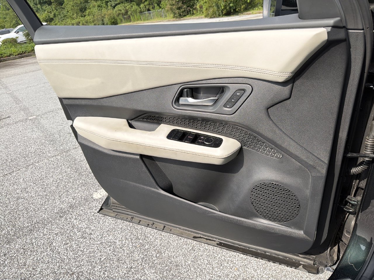 Certified 2023 Nissan Ariya FWD image 15