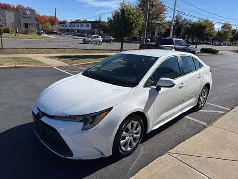 Certified 2023 Toyota Corolla LE image 4