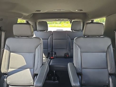 Used 2024 Chevrolet Tahoe LT AWD/4WD image 23