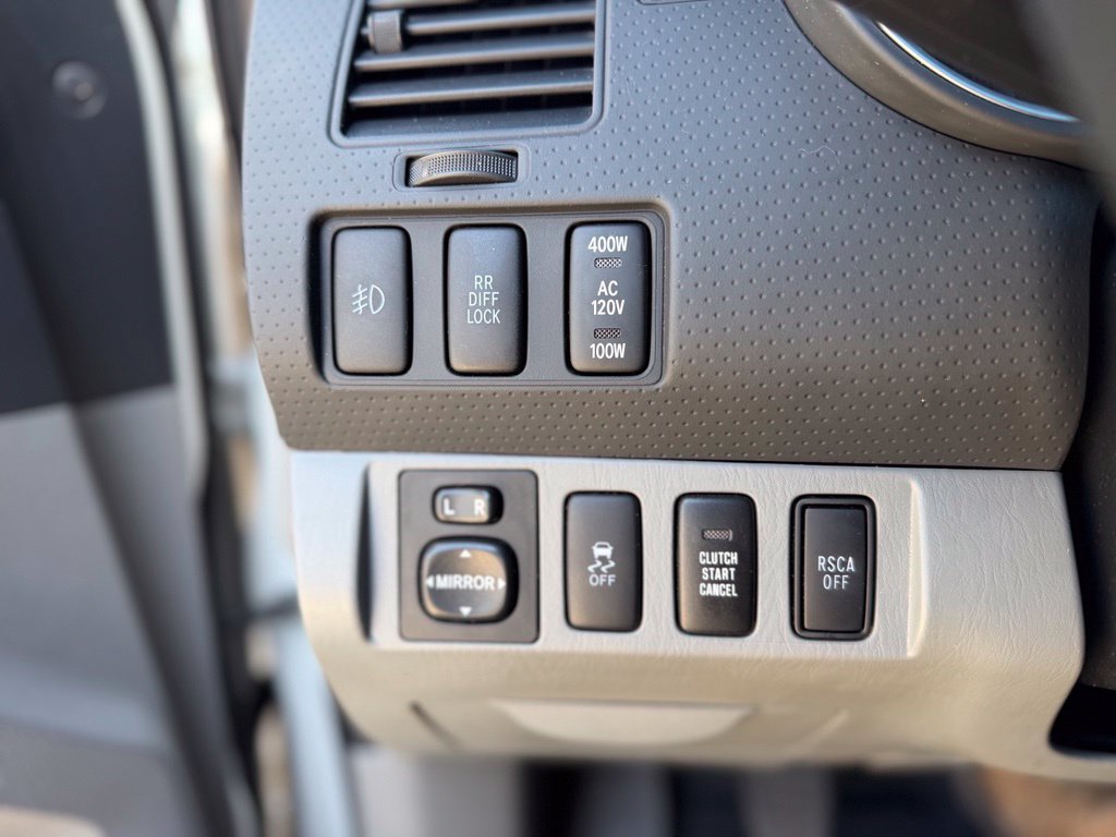 Used 2015 Toyota Tacoma 4x4 Double Cab w/ TRD Off-Road Package image 30