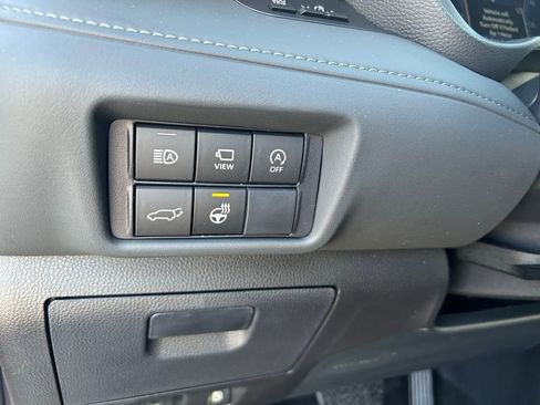 Used 2026 Toyota Highlander Limited image 24