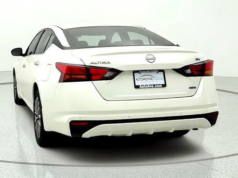 Used 2024 Nissan Altima 2.5 SV AWD/4WD image 6
